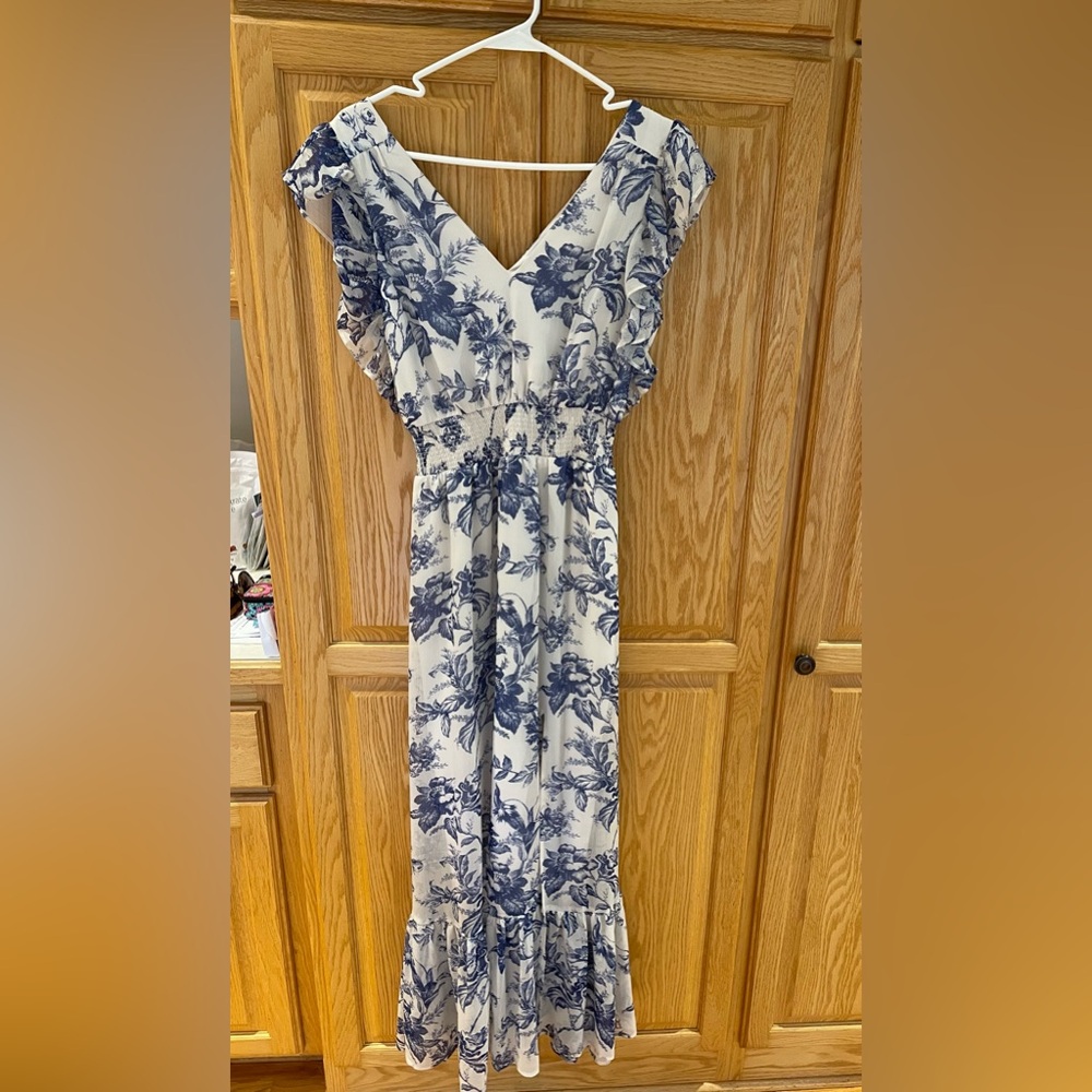 Beautiful Express flowy dress